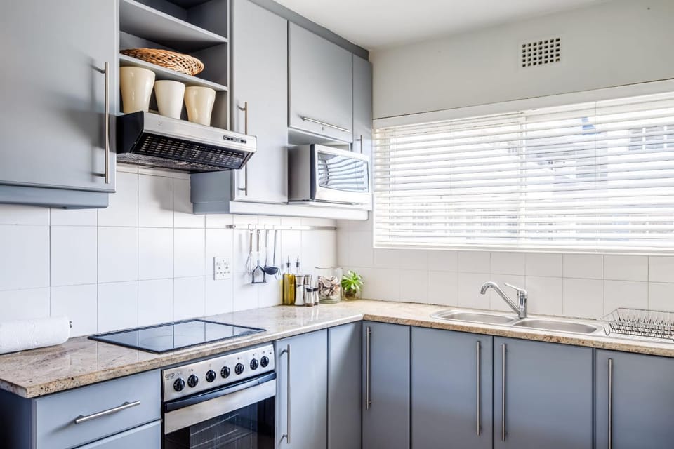 Kitchen or kitchenette, minibar, pet friendly, stove