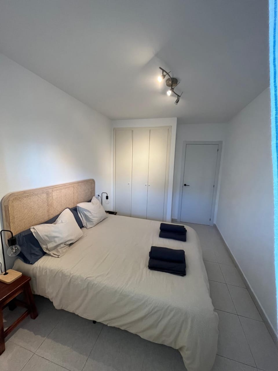 Bed, Photo of the whole room, Bedroom, wardrobe