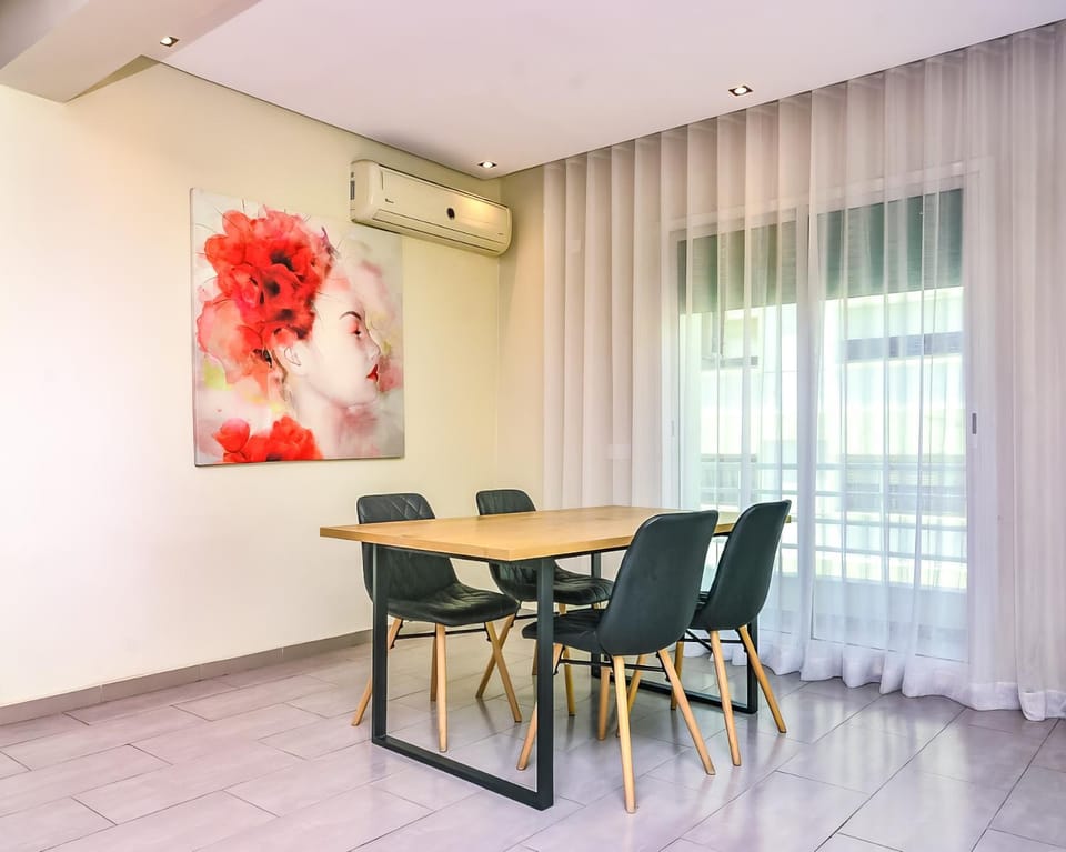 Living room, Seating area, Dining area, air conditioner
