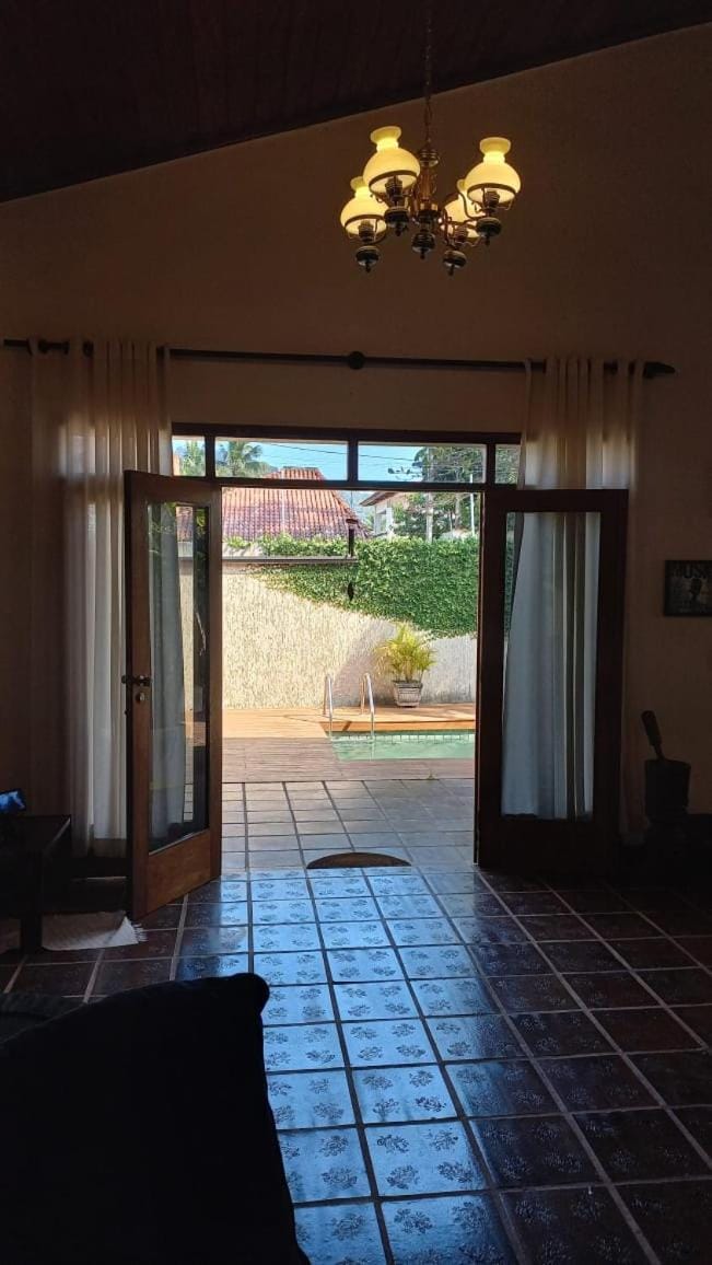 Linda casa com piscina 100 metros da praia House in State of São Paulo
