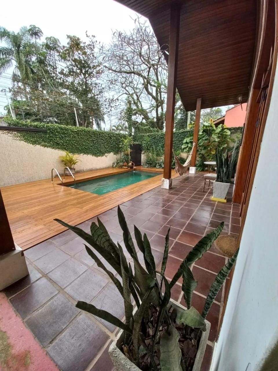 Linda casa com piscina 100 metros da praia House in State of São Paulo