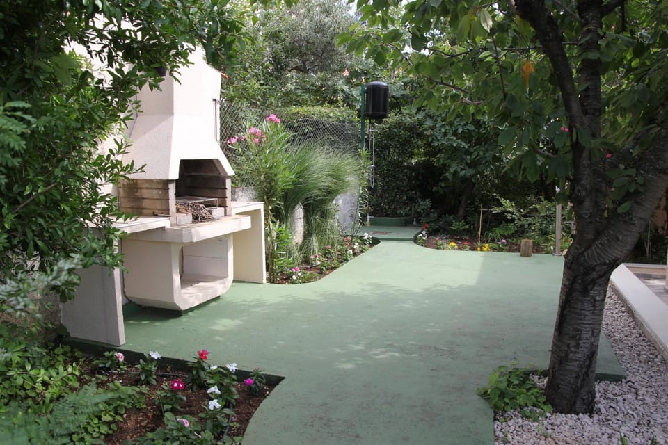 BBQ facilities, Garden