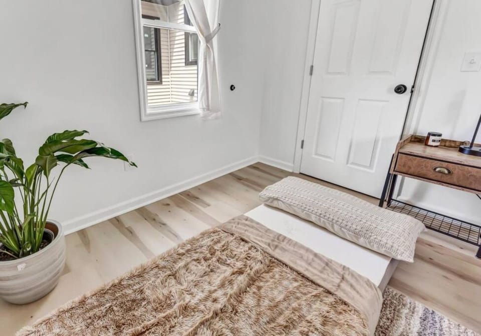 Trendy Two-Level Apartment Apartment in Buffalo