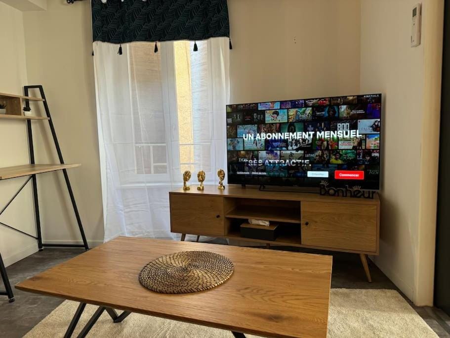 Communal lounge/ TV room, TV and multimedia