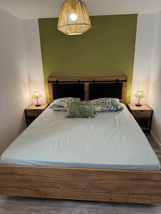 Bed, Photo of the whole room