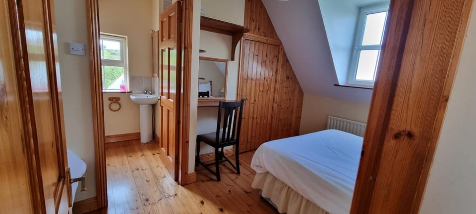 Bathroom, Photo of the whole room, Bedroom, wardrobe