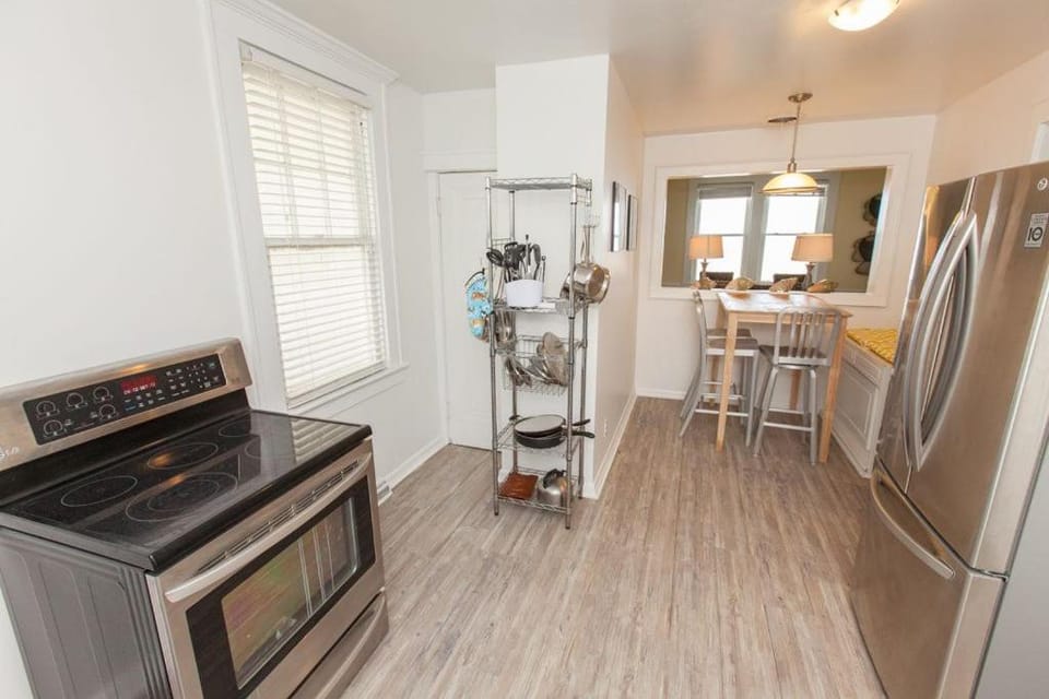 Shoreline Cottage - Oceanfront - North End VB House in Virginia Beach