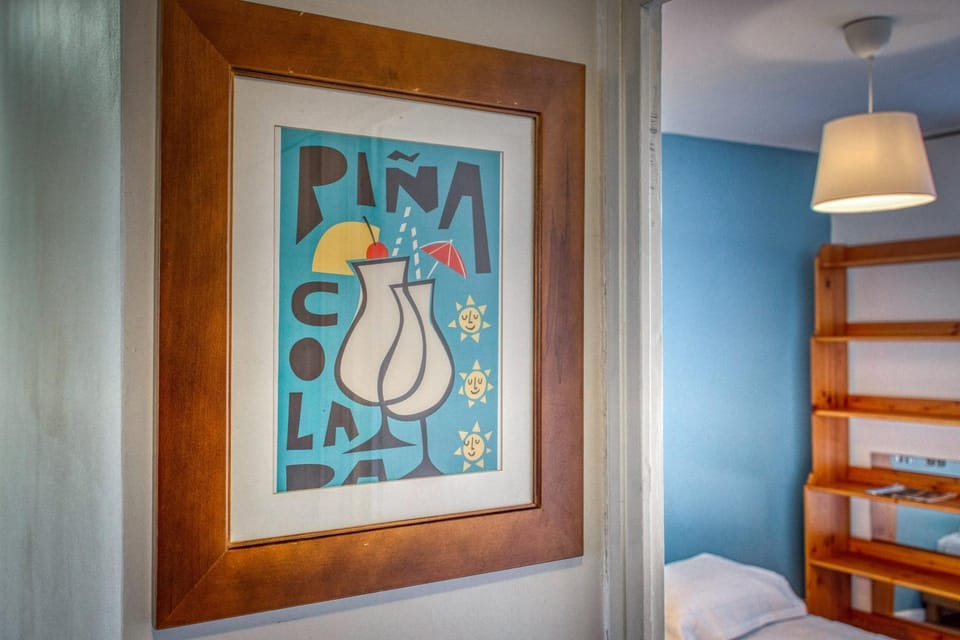 Bed, Property logo or sign, Photo of the whole room, Logo/Certificate/Sign, Bedroom, bunk bed, Certificate/Award