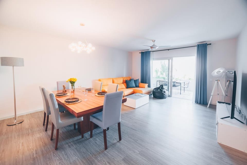 Elephant by Wanderlust Madeira - 2BR Apartment with Terrace, side Sea View and pool access Apartment in Funchal
