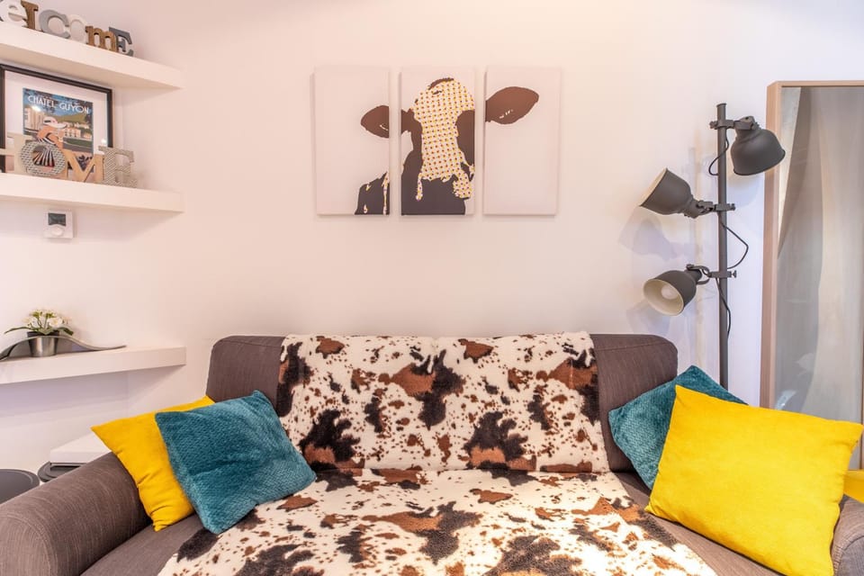 Living room, Bedroom
