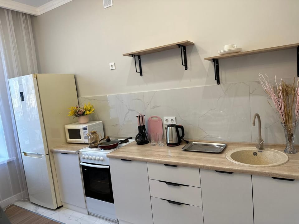 Kitchen or kitchenette, dishwasher, minibar