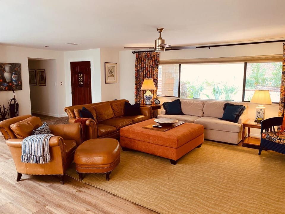 Quiet Retreat With Pool And Hot Tub Villa in Escondido Village