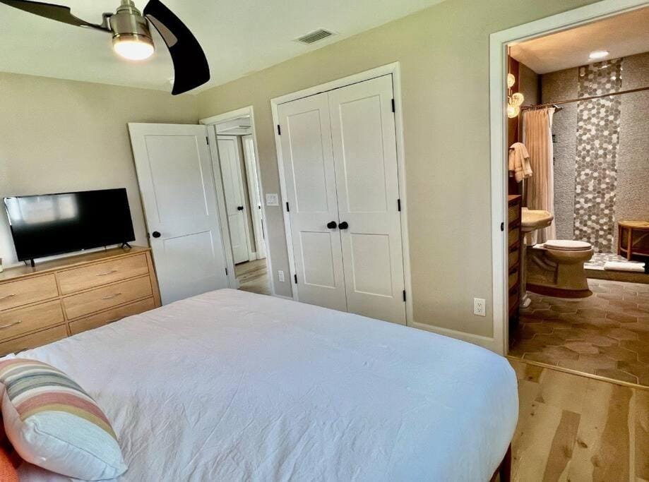 Sea la Vie - Beach Town Charm House in Cocoa Beach