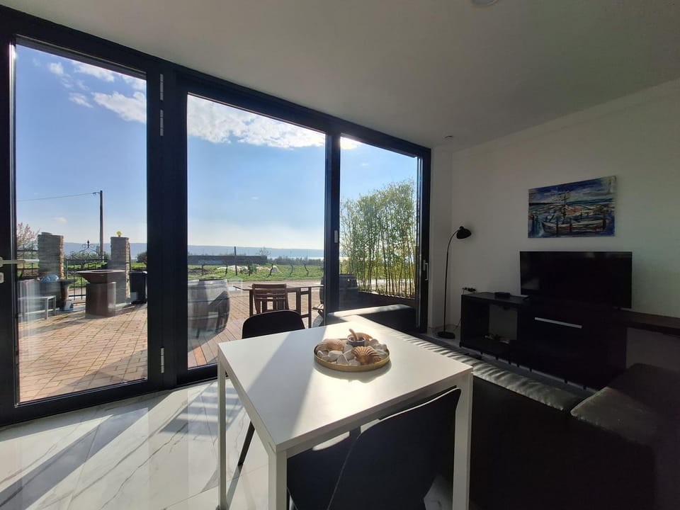 Property building, Patio, Dining area