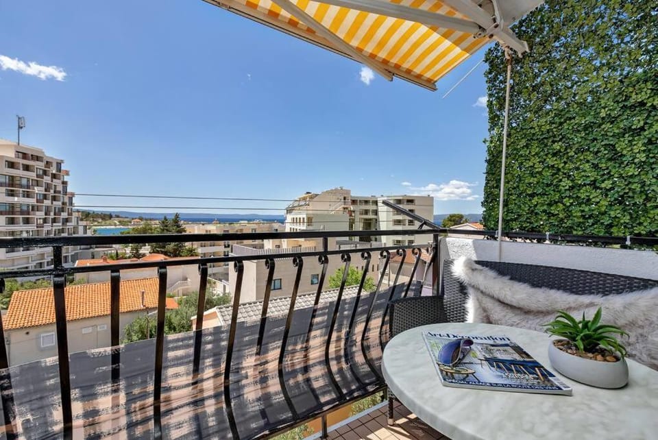 View (from property/room), Balcony/Terrace, Sea view