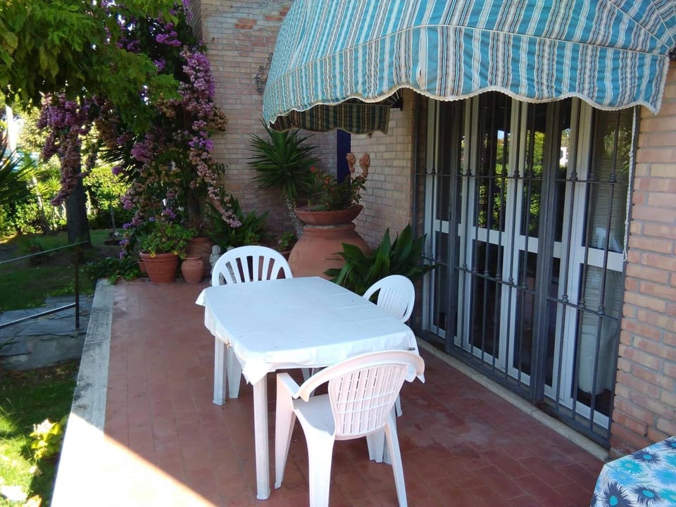 Garden, Dining area