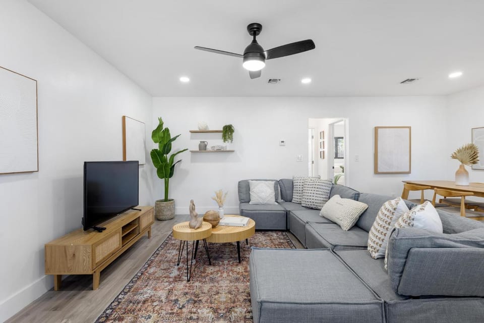 TV and multimedia, Living room, Seating area