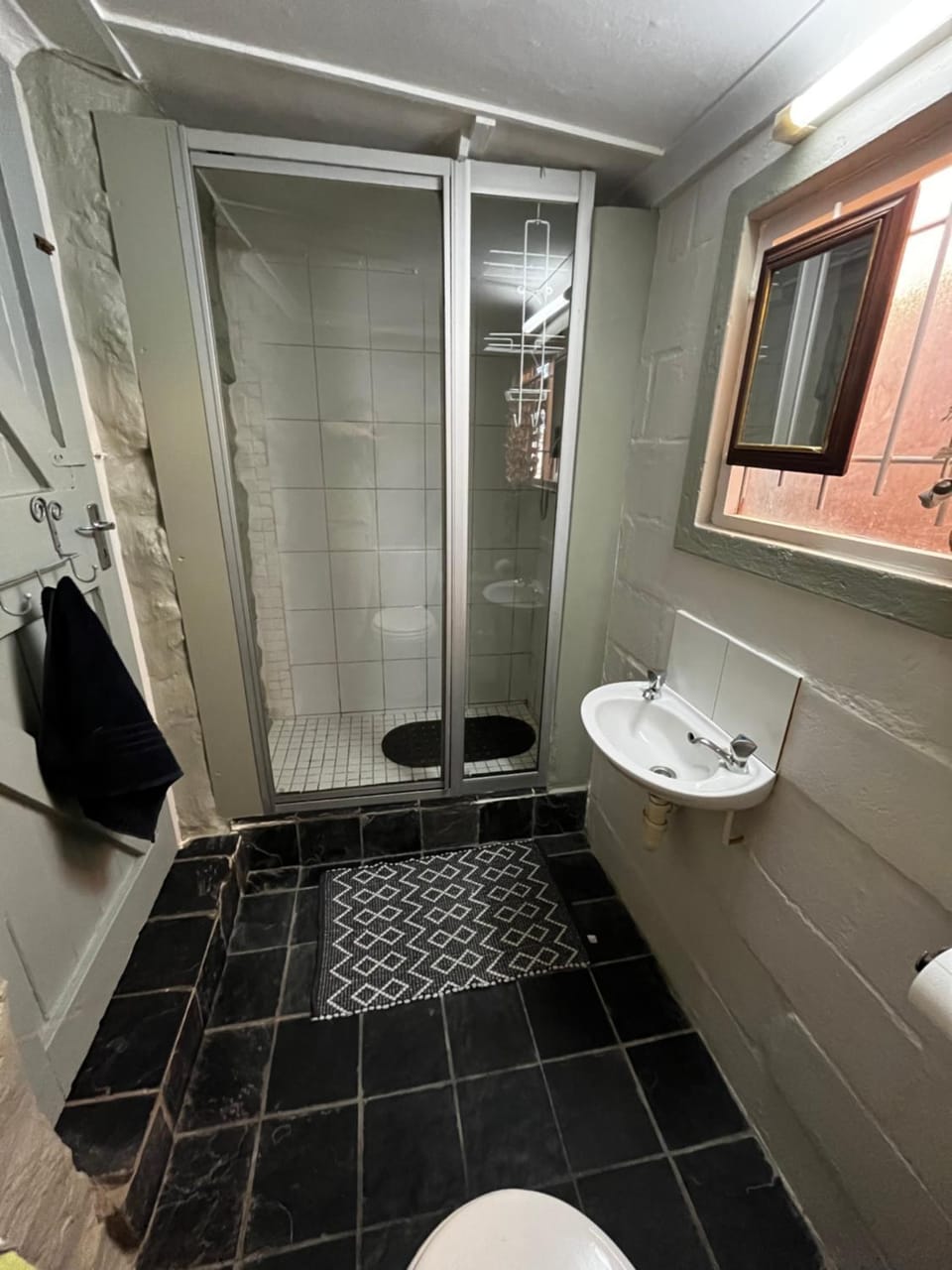 Shower, Toilet, Bathroom, towels