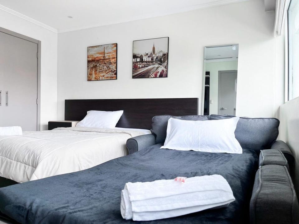 Bed, Photo of the whole room, Bedroom, towels