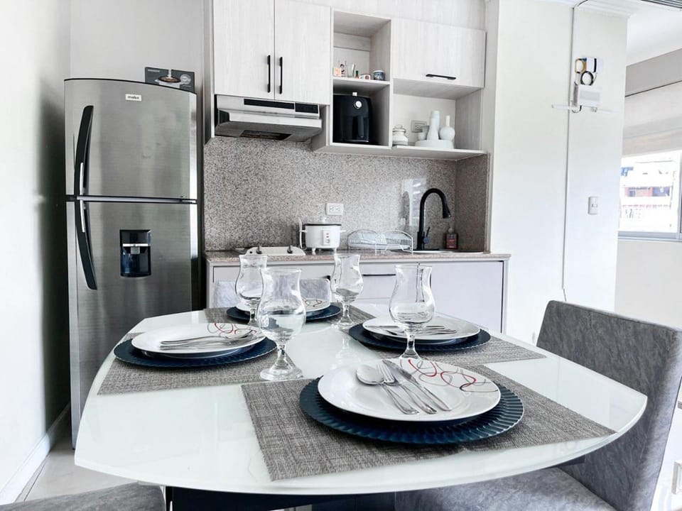 Kitchen or kitchenette, Dining area, stove, toaster