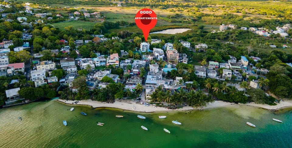 Property building, Neighbourhood, Natural landscape, Bird's eye view, Beach, Sea view