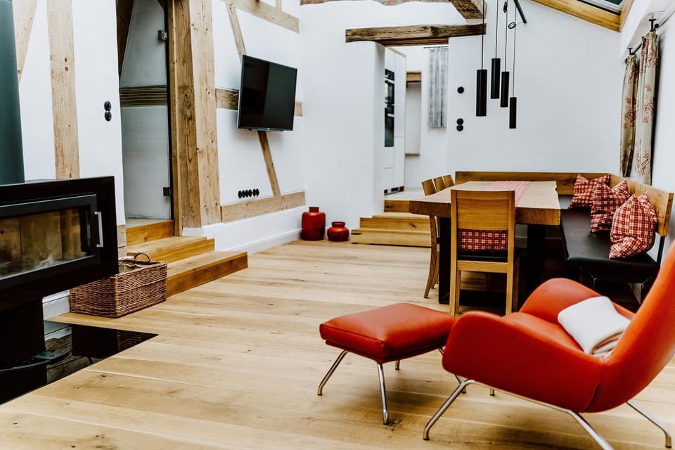 TV and multimedia, Seating area, Dining area, flat iron