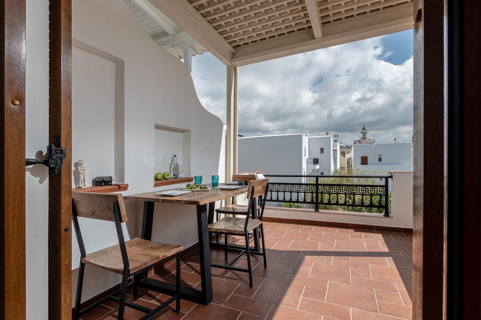 Patio, Day, View (from property/room), Balcony/Terrace