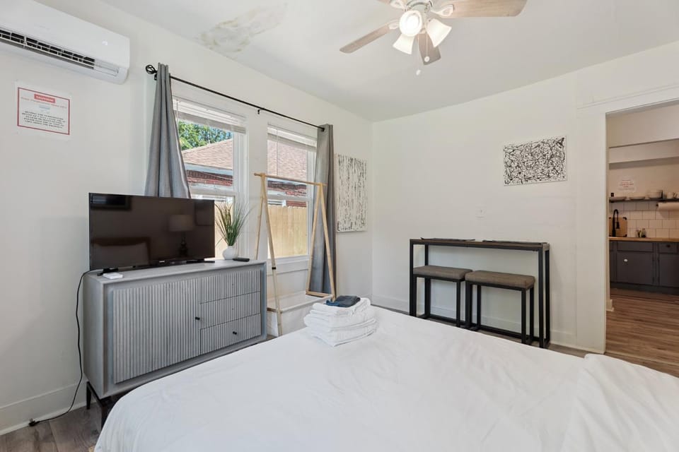 2BR Apt 3 mins Paseo Arts District House in Oklahoma City
