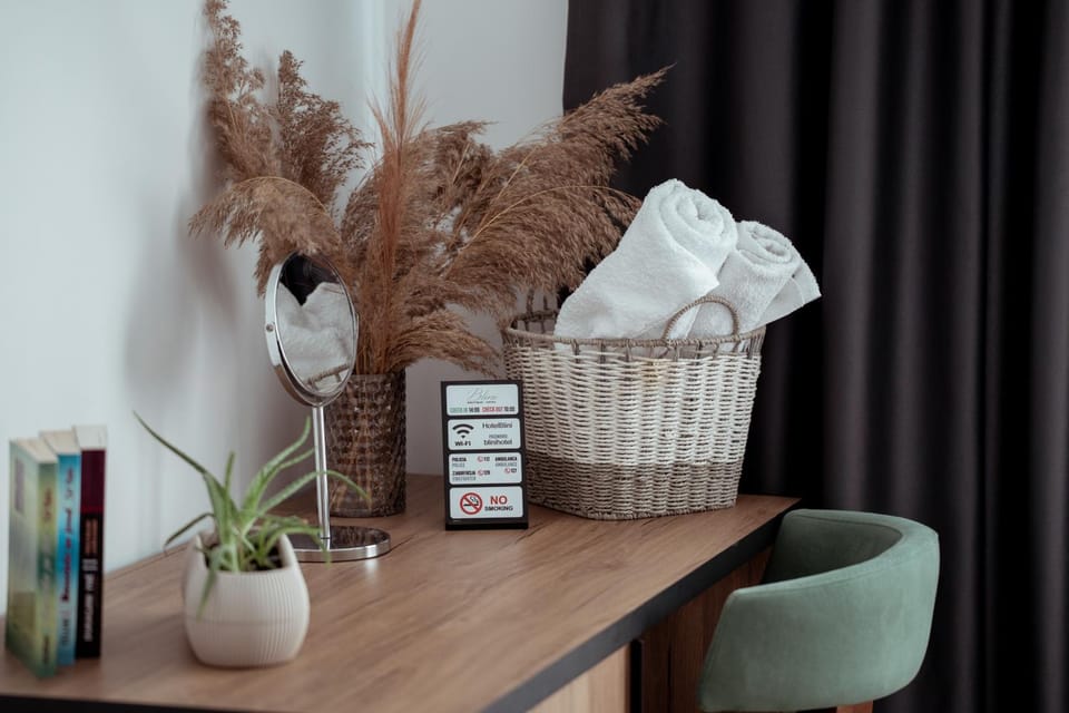 Property logo or sign, Library, View (from property/room), Area and facilities, towels