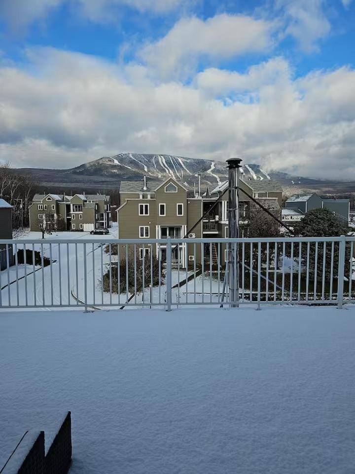 Patio, Winter, Mountain view