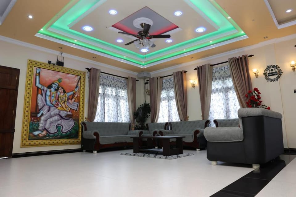 Communal lounge/ TV room, Living room, Seating area, fireplace