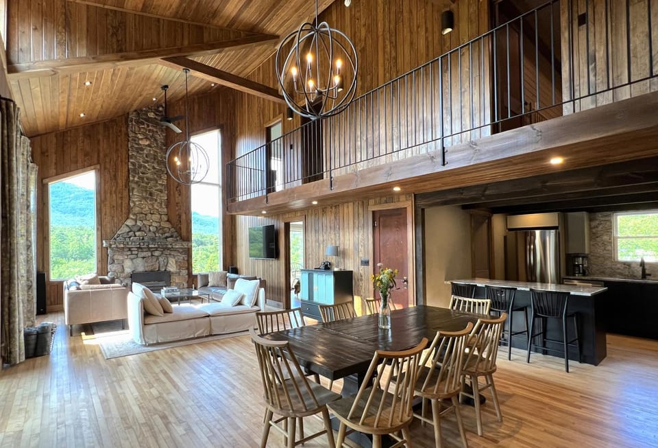 Kitchen or kitchenette, Living room, Dining area, Mountain view