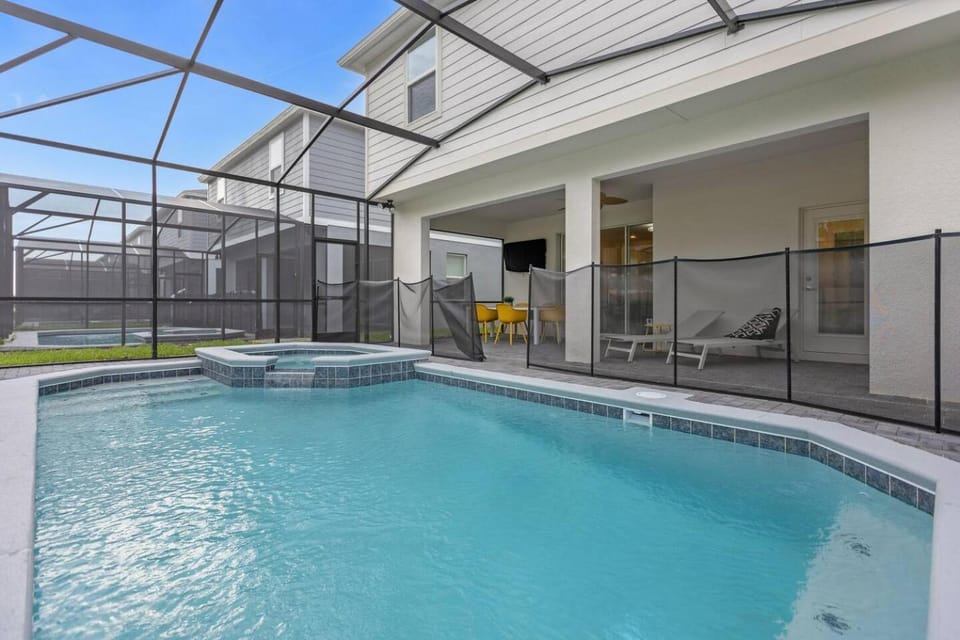 Priv Pool, GameRm & HUGEResort! House in Polk County