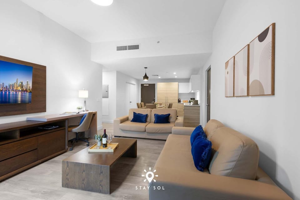 Amazing Pool - Hot Tub - Hollywood Beach Haven Apartment in Hollywood Beach