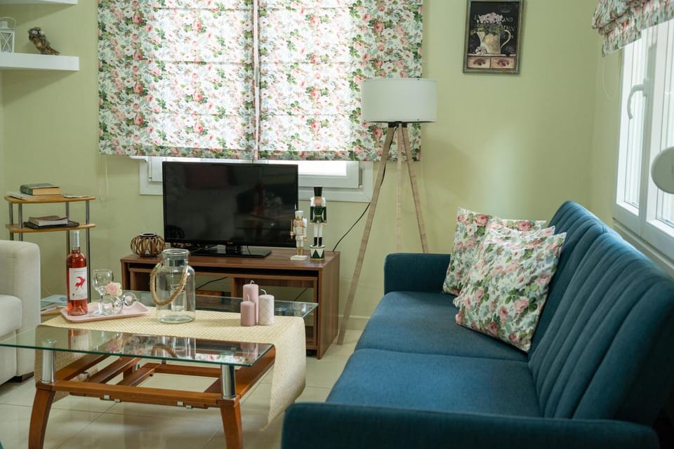 Communal lounge/ TV room, TV and multimedia, Living room, Evening entertainment