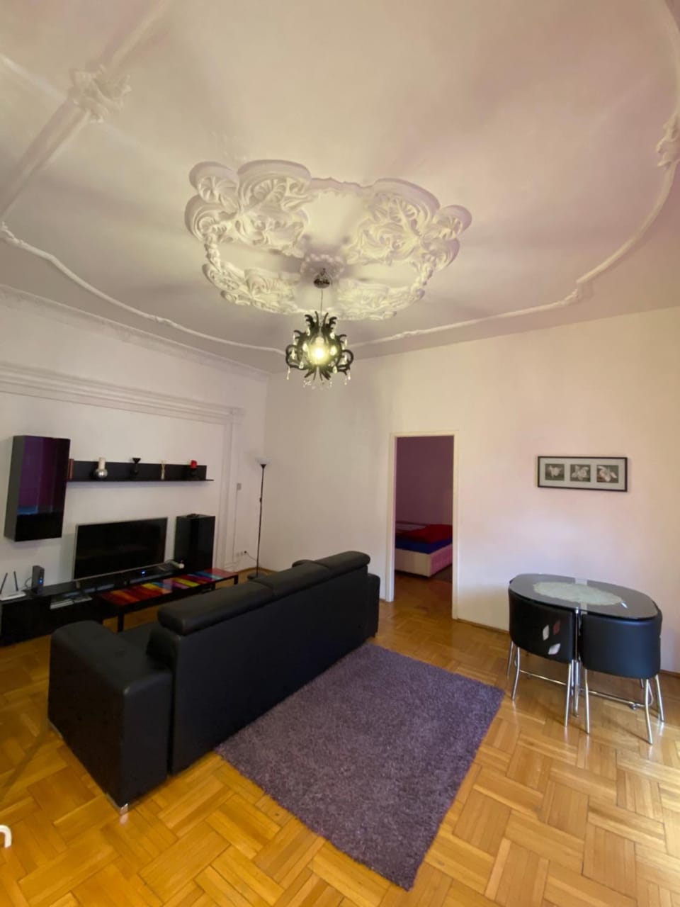 TV and multimedia, Living room, Seating area, Dining area
