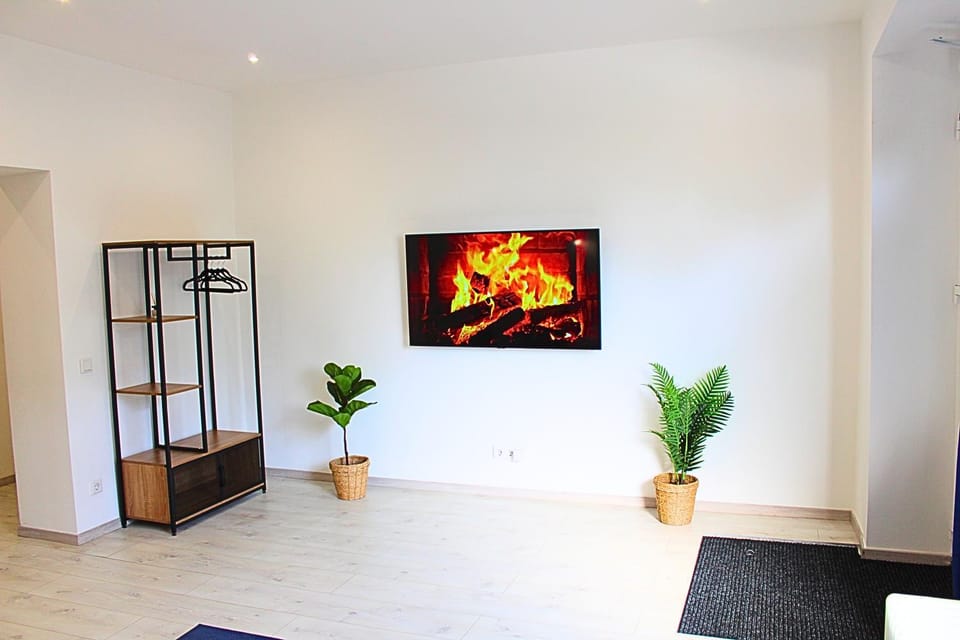 TV and multimedia, Photo of the whole room, wardrobe