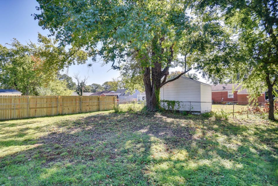 Hampton Home w/ Grill < 1 Mi to Beach! House in Hampton