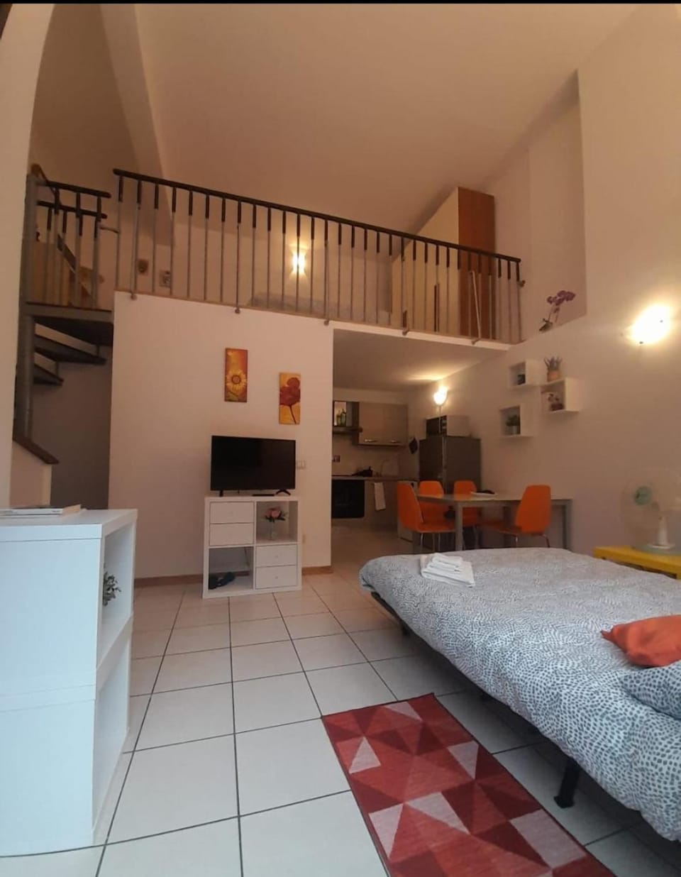 Kitchen or kitchenette, Living room, Seating area