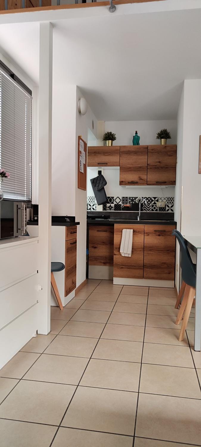 Kitchen or kitchenette