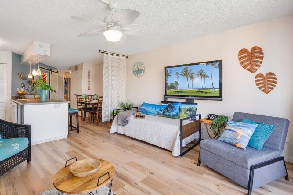 Maui Sunset B402 · MSNB402 OceanFront 1Bedroom Getaway w Pool House in Kihei