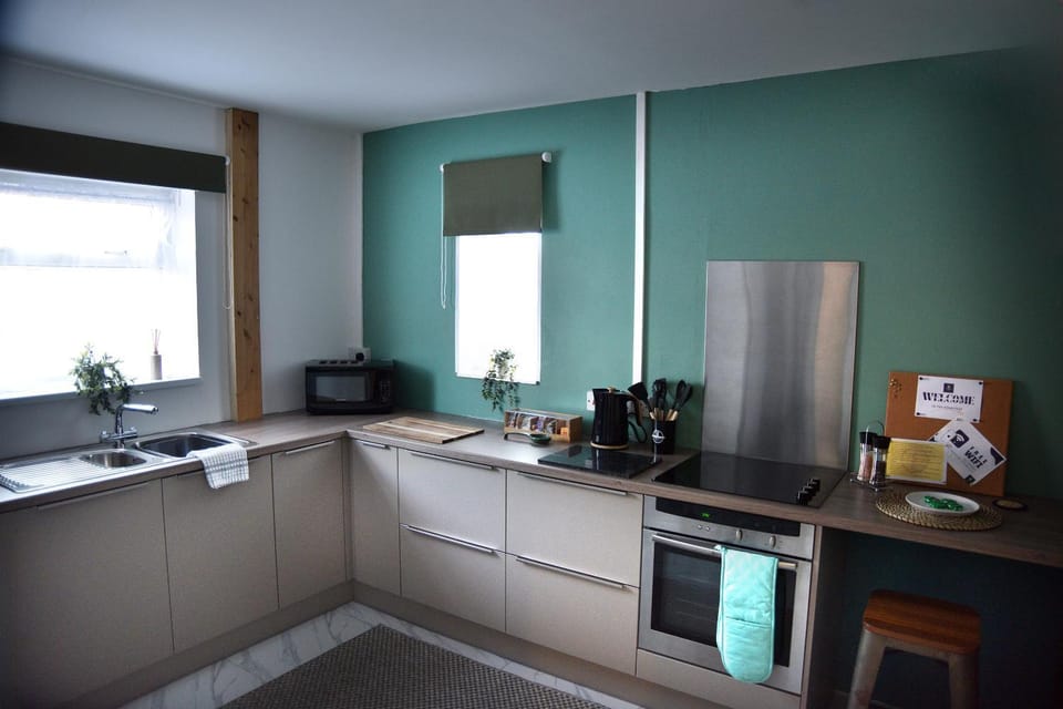 Kitchen or kitchenette, kitchen