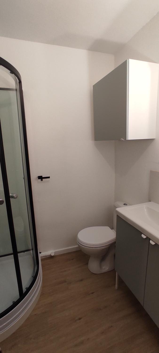 Shower, Toilet, Bathroom