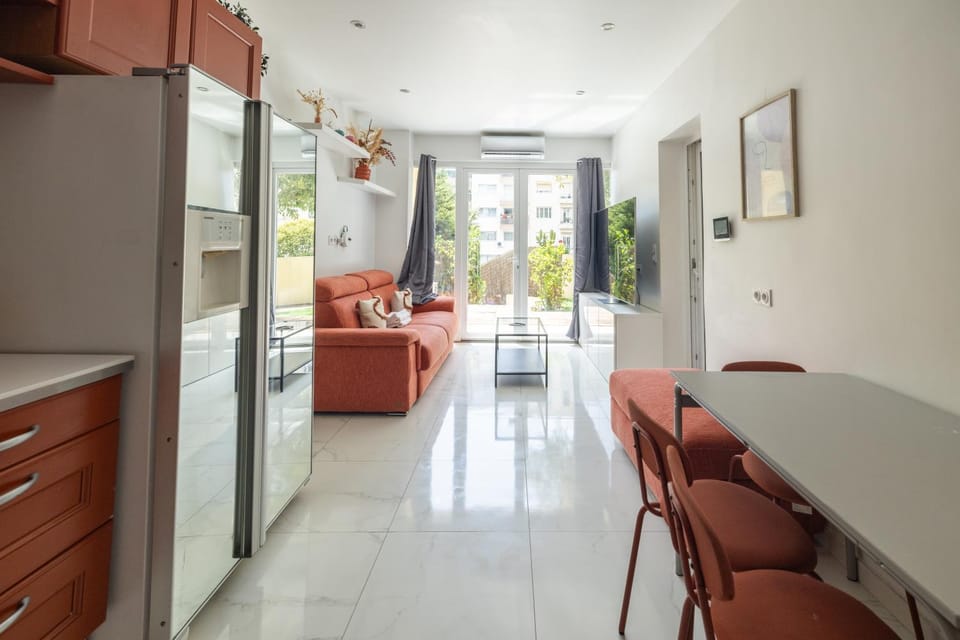 Amazing garden in city center - AirCon Apartment in Nice