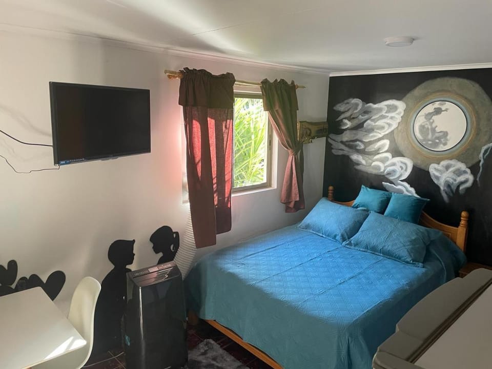 Photo of the whole room, Bedroom