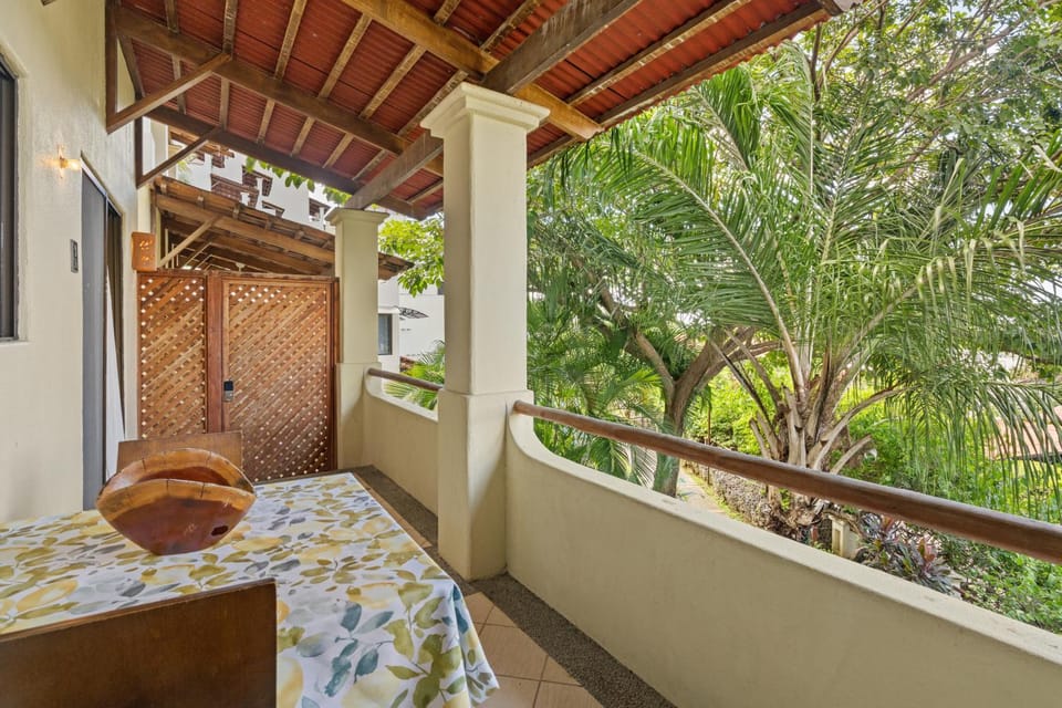 Patio, Balcony/Terrace, Dining area, Garden view