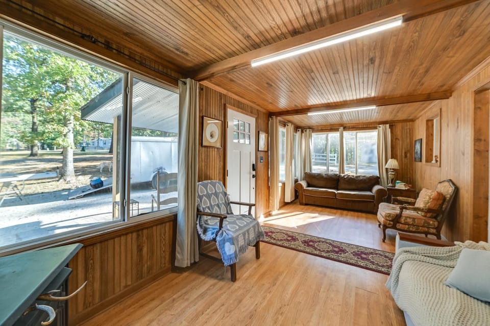 Pet-Friendly Springville Cabin Near Kentucky Lake! Cabin in Tennessee