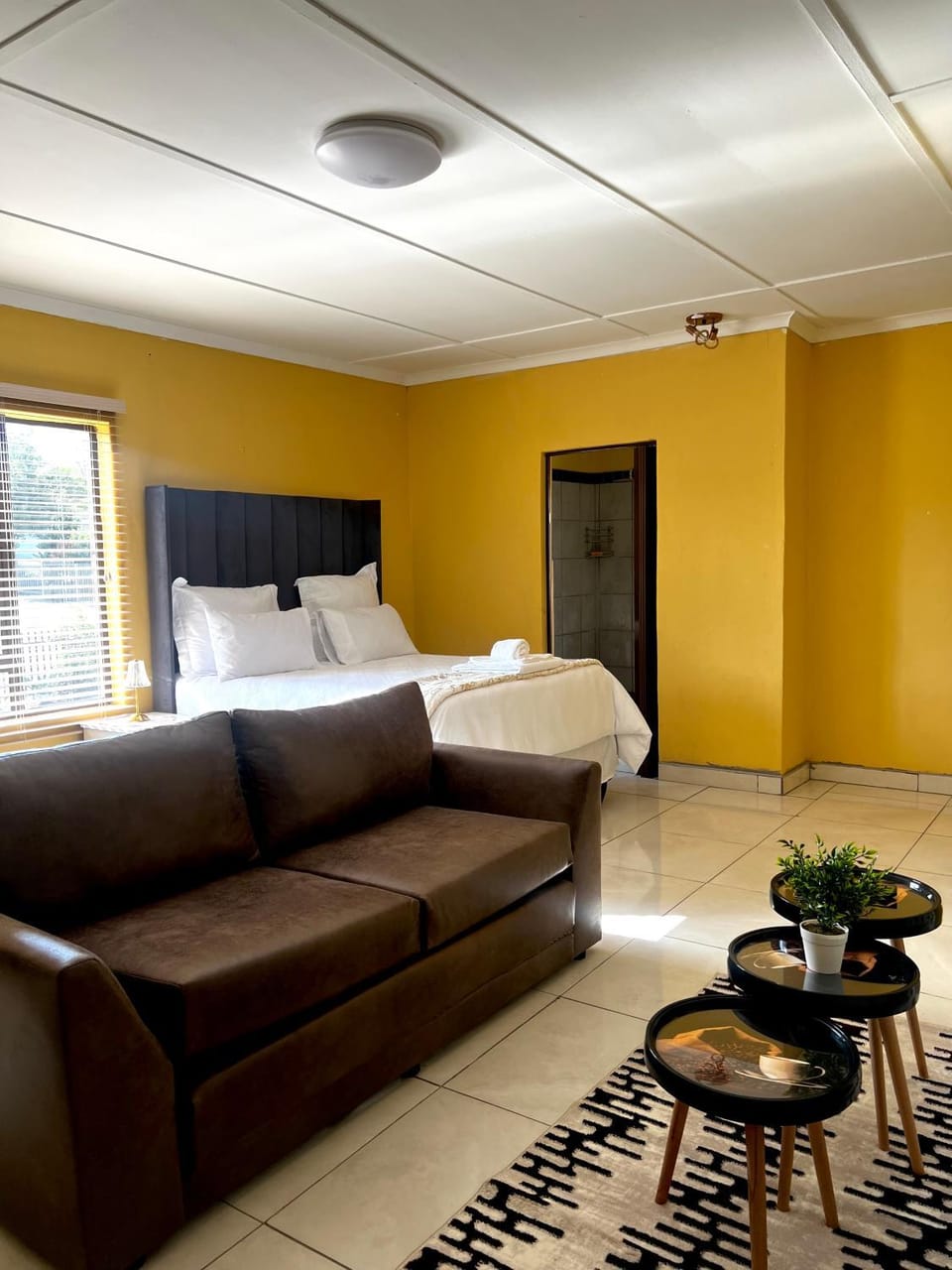 NKGuestHouse Bed and Breakfast in KwaZulu-Natal