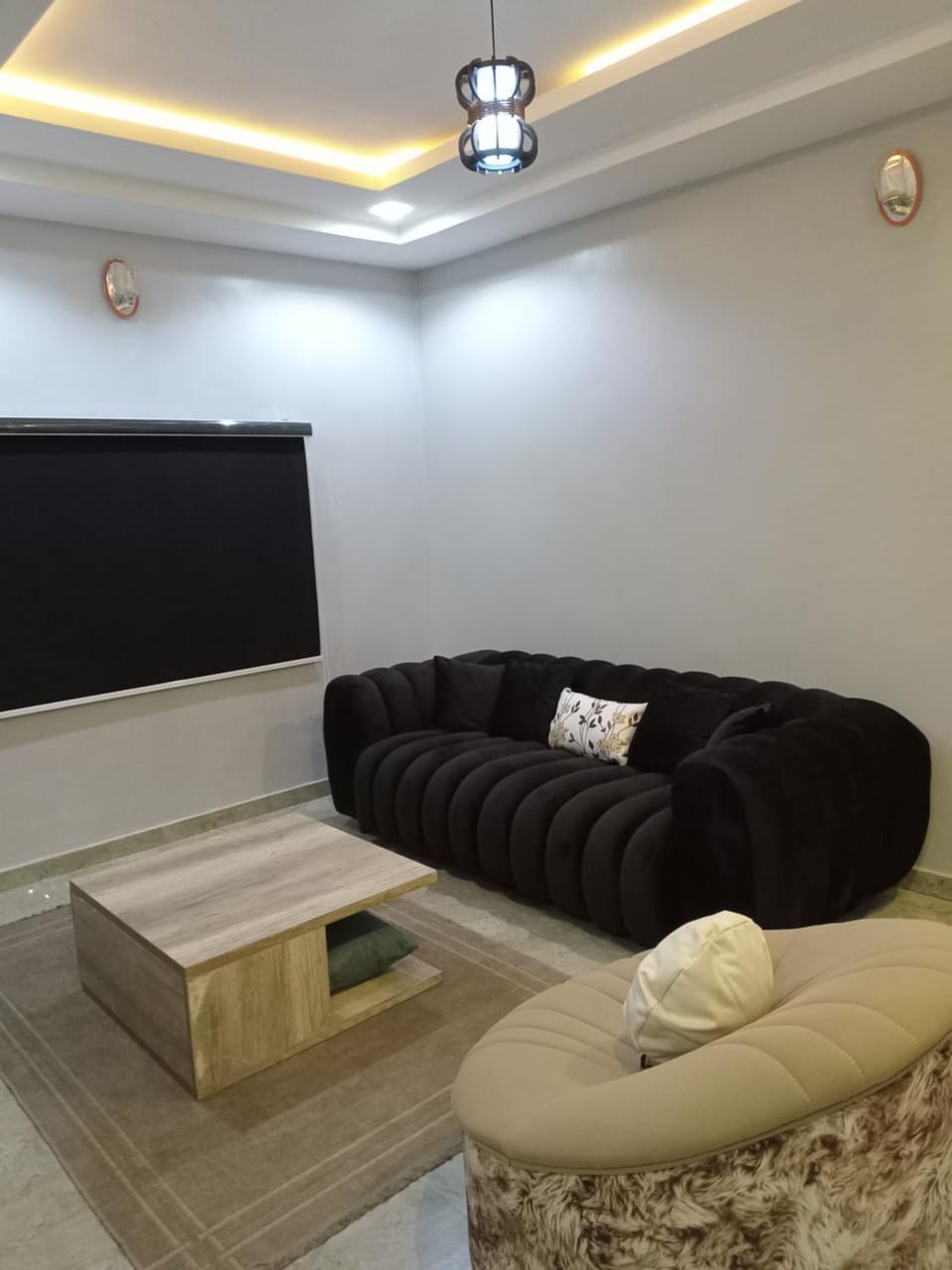 Living room, Seating area