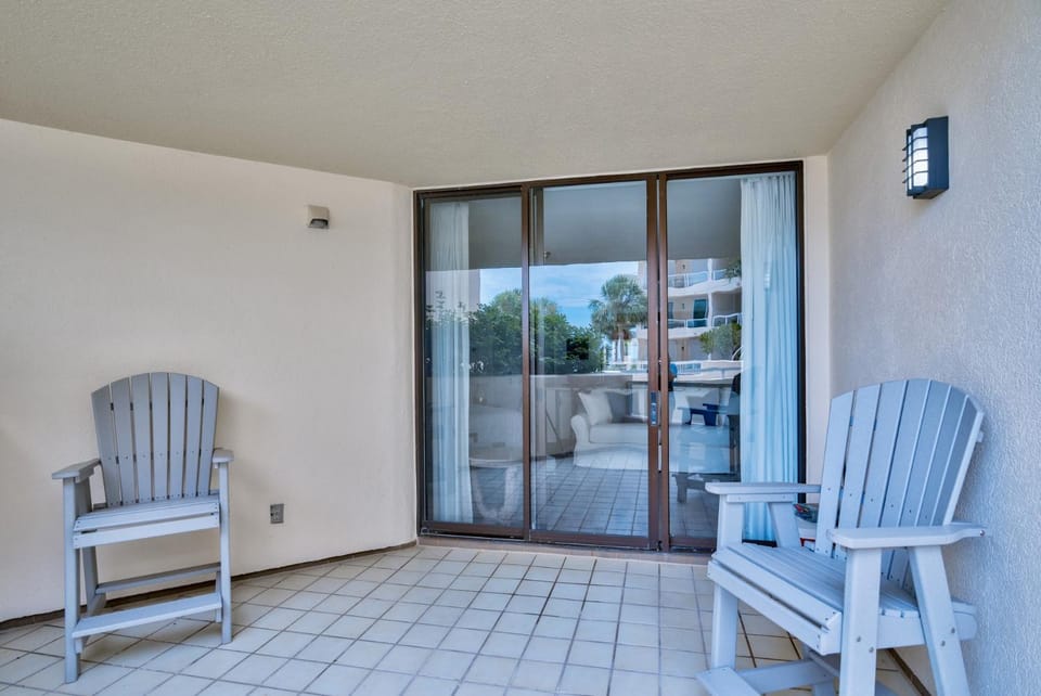 East Pass Towers 111 - Fabulous Studio on Holiday Isle Apartment in Destin